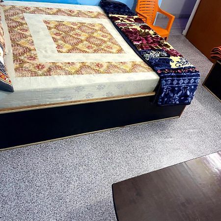 Garuda Guest House Варанаси Екстериор снимка