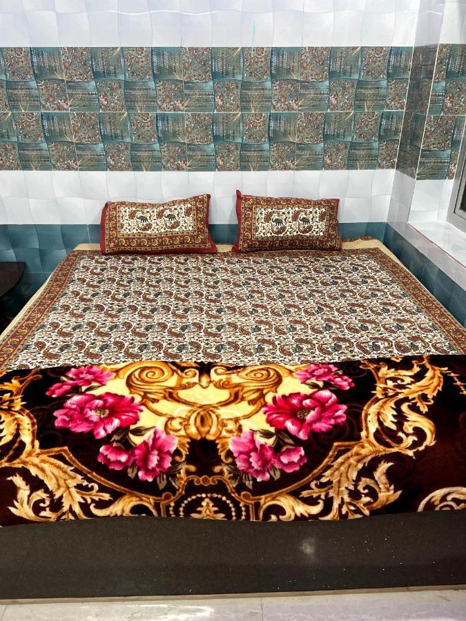 Garuda Guest House Варанаси Екстериор снимка