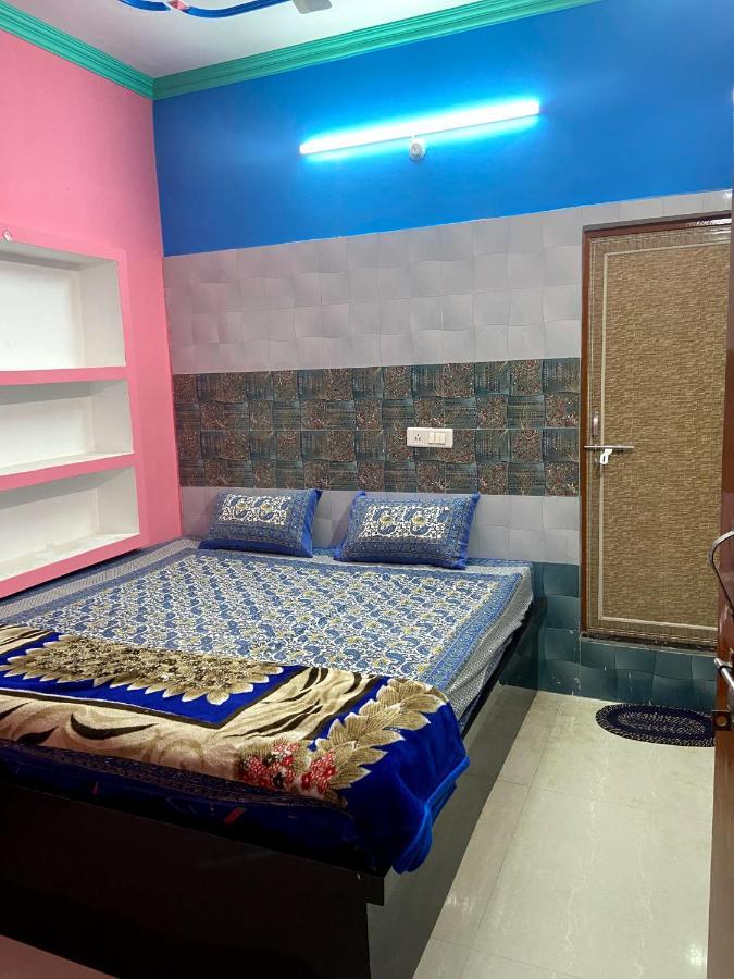 Garuda Guest House Варанаси Екстериор снимка