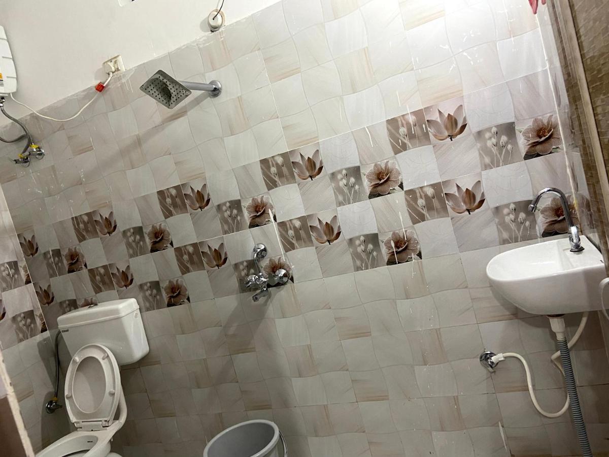 Garuda Guest House Варанаси Екстериор снимка