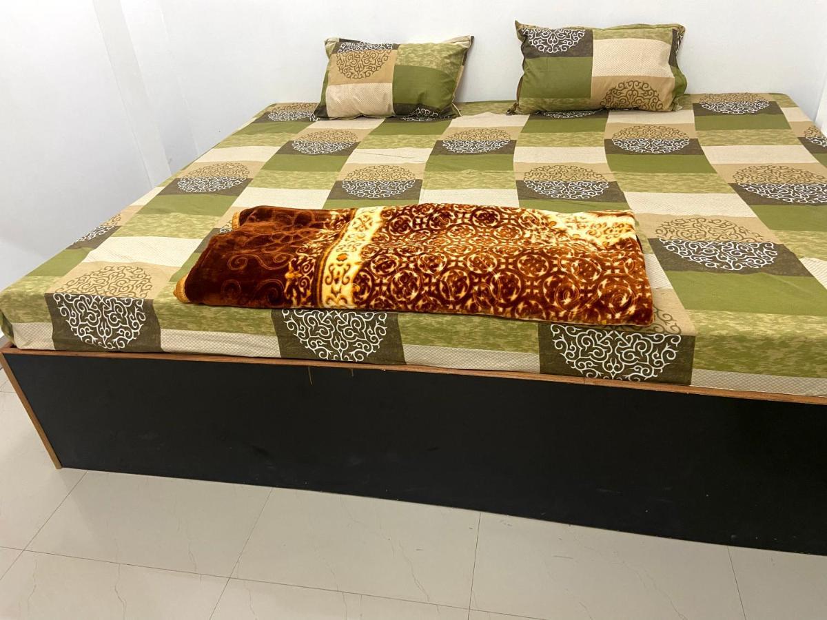 Garuda Guest House Варанаси Екстериор снимка
