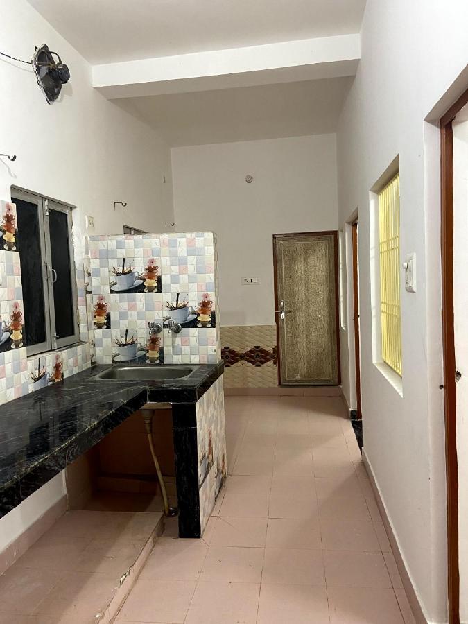 Garuda Guest House Варанаси Екстериор снимка