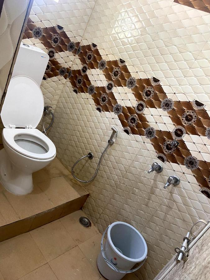 Garuda Guest House Варанаси Екстериор снимка