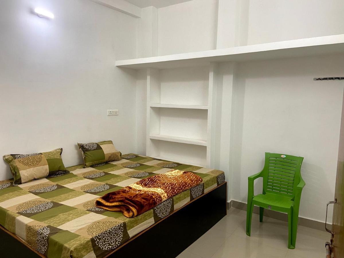 Garuda Guest House Варанаси Екстериор снимка